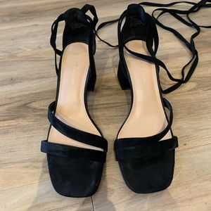 Block heels sandals with lace up straps